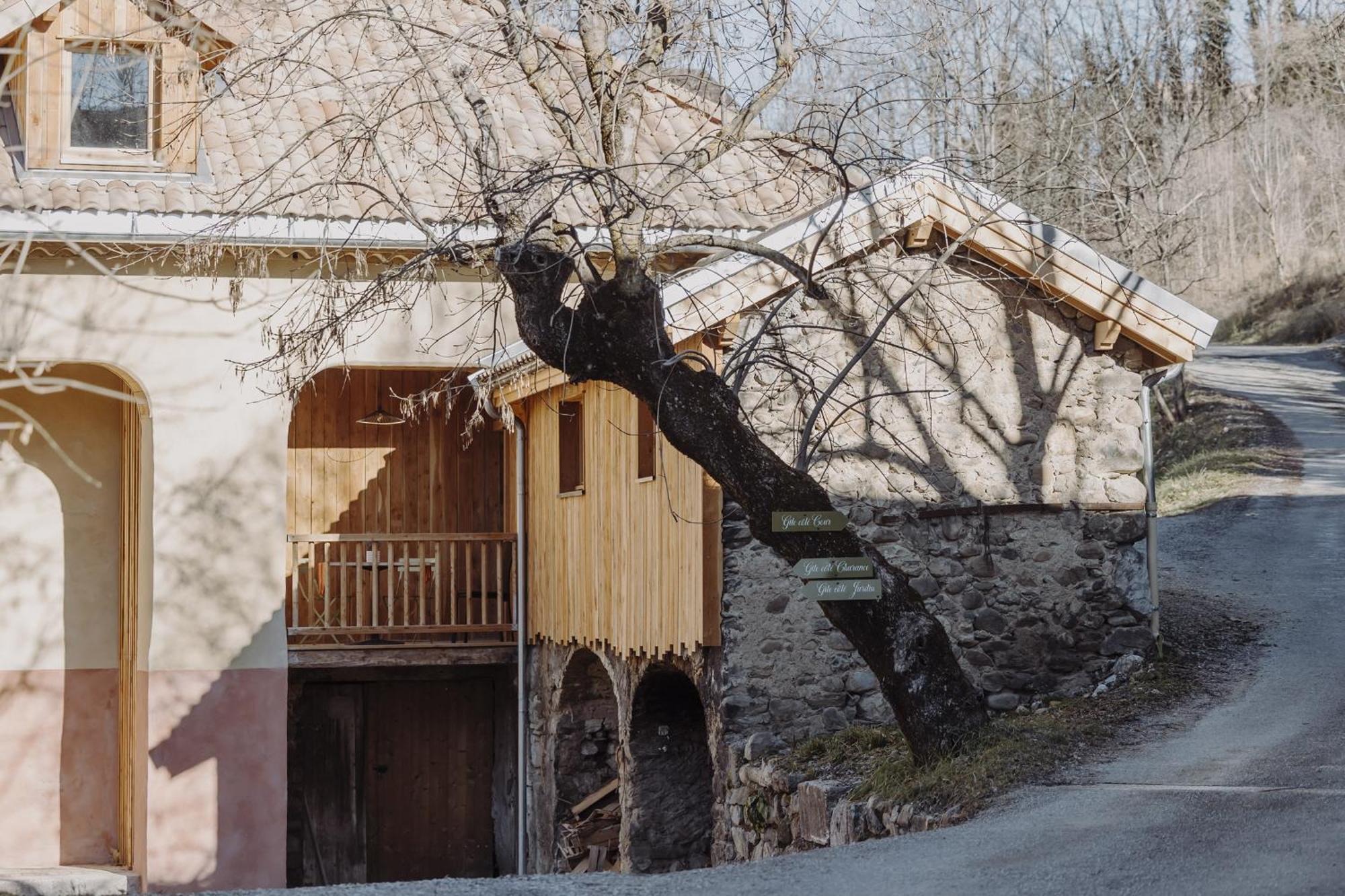 Les Cabanes Du Dauphine Et Logis A La Ferme Gap Zimmer foto
